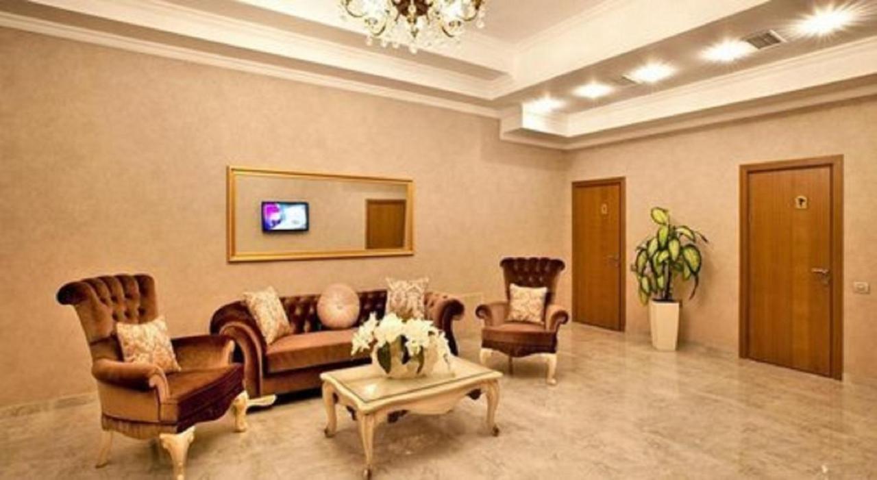 Paradise Hotel 4*
