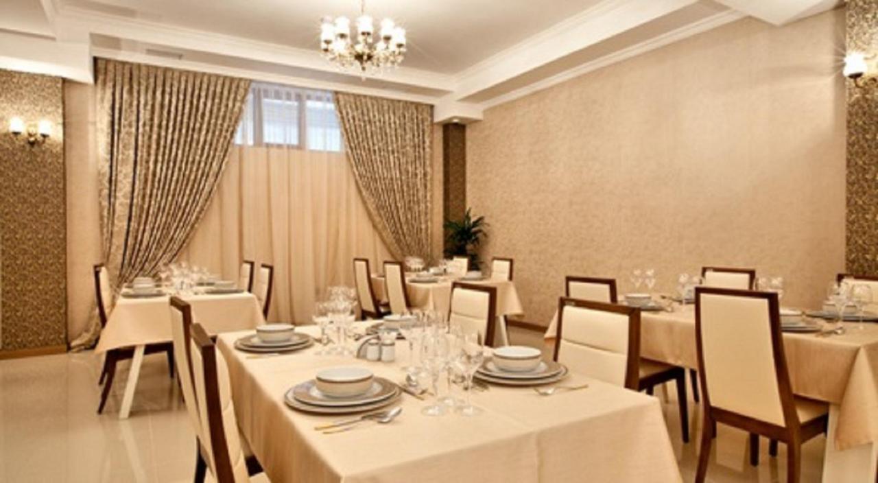 Paradise Hotel